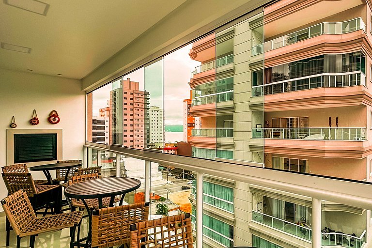 Apartamento Luxuoso 1 Quadra do Mar em Itapema