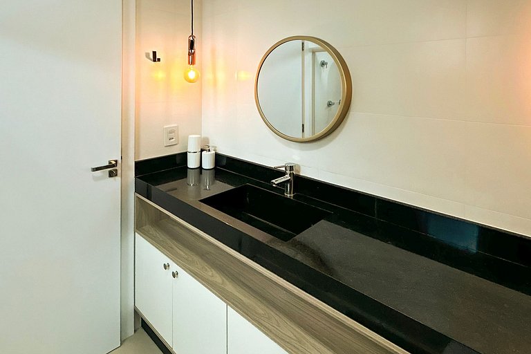 Apartamento Luxuoso 1 Quadra do Mar em Itapema