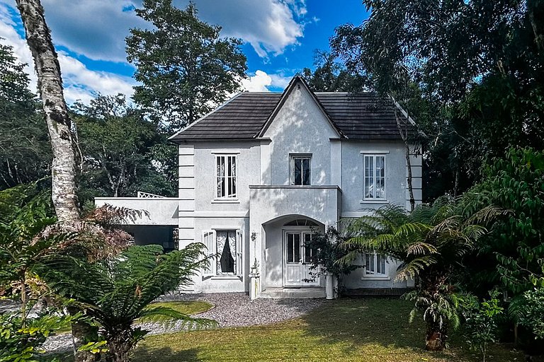 Casa Luxuosa com Hidromassagem em Gramado