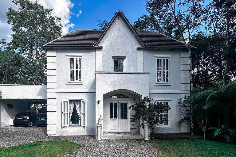 Casa Luxuosa com Hidromassagem em Gramado