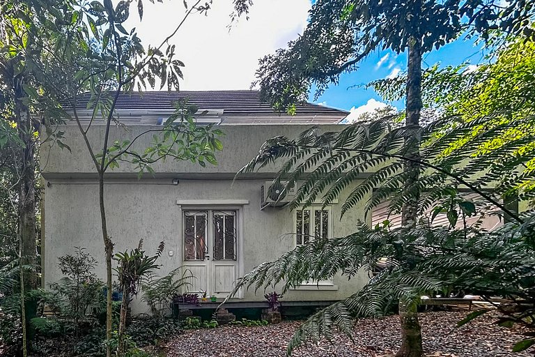 Casa Luxuosa com Hidromassagem em Gramado