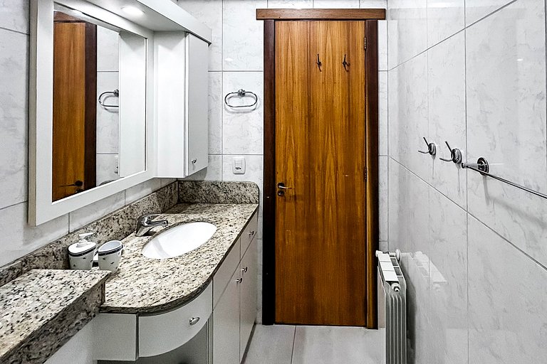 Apto no Centro de Gramado | Sauna, Hidro e Piscina