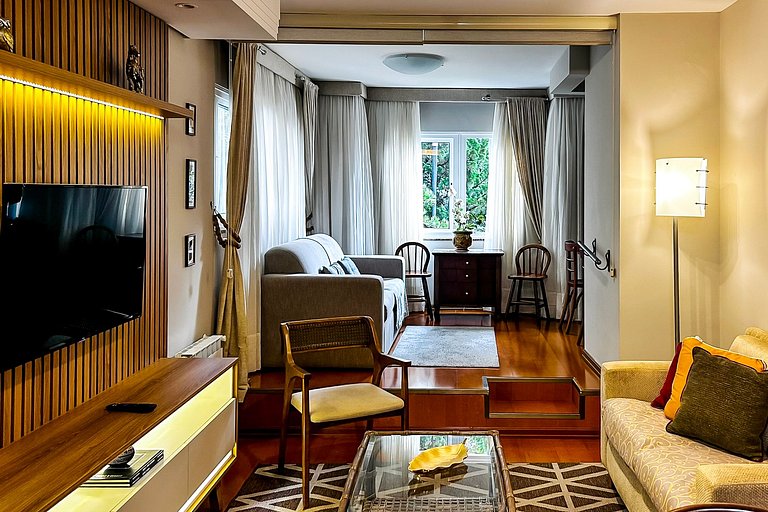 Apto no Centro de Gramado | Sauna, Hidro e Piscina