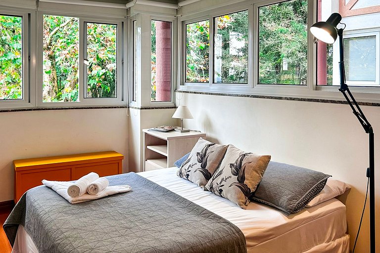 Studio no Centro de Gramado com Piscina Aquecida