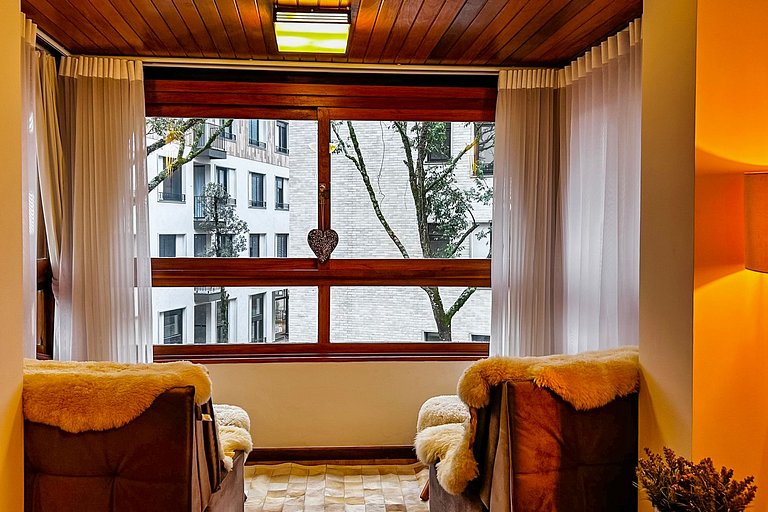 Apt em Frente à Rua Coberta| Faça Tudo a Pé