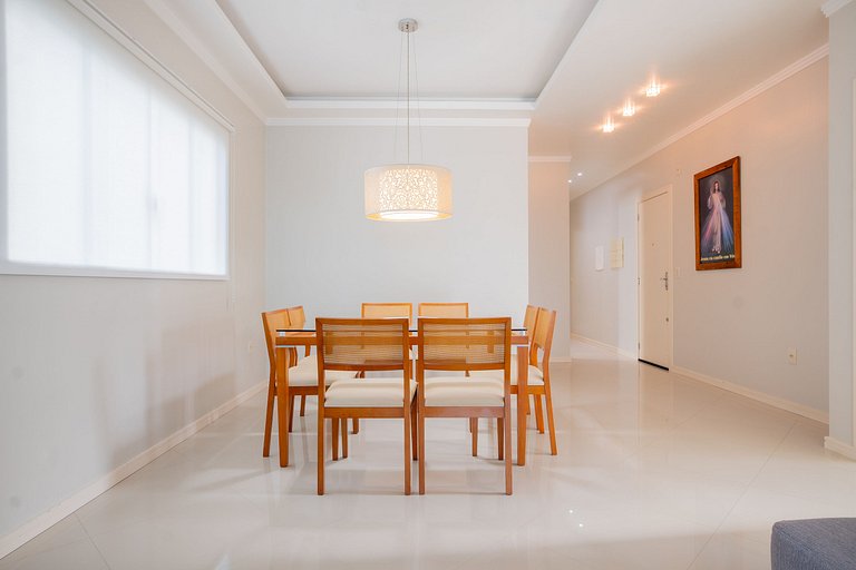 Apartamento com Vista para o Mar em Itapema