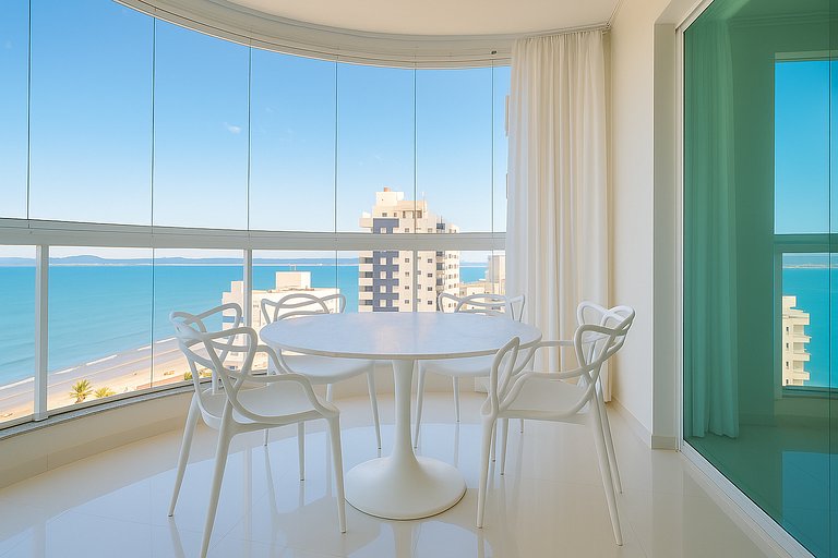 Apartamento com Vista para o Mar em Itapema