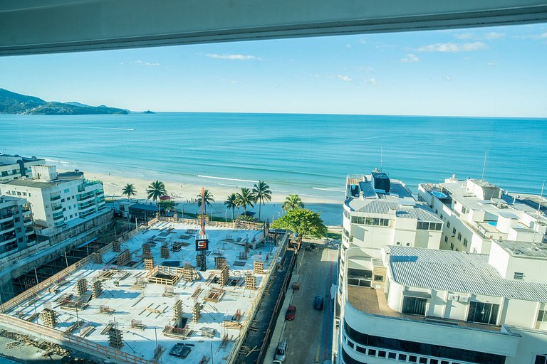 Apartamento com Vista para o Mar em Itapema