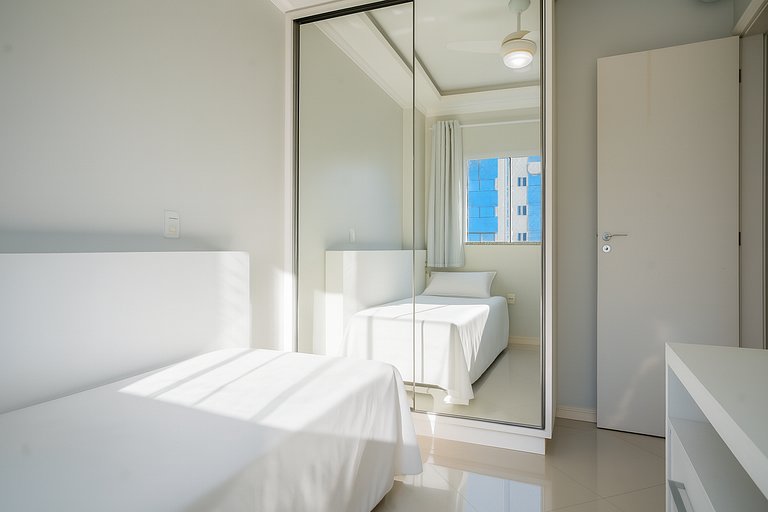 Apartamento com Vista para o Mar em Itapema