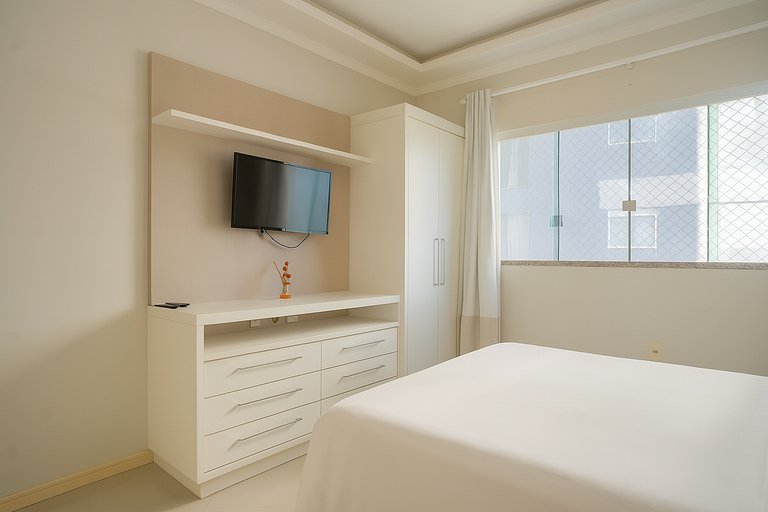 Apartamento com Vista para o Mar em Itapema