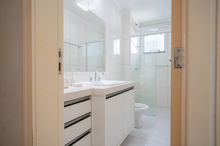 Apartamento com Vista para o Mar em Itapema
