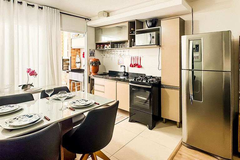 Apartamento com Piscina em Porto Belo