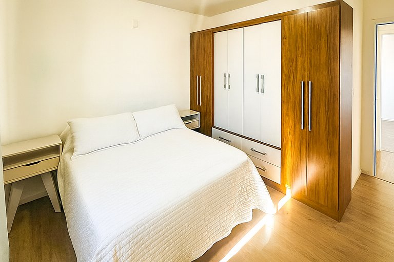 Apartamento com Piscina em Porto Belo