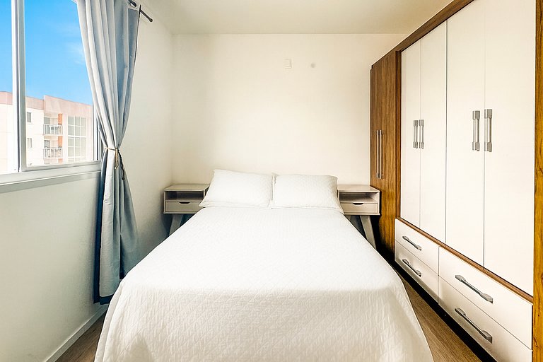 Apartamento com Piscina em Porto Belo