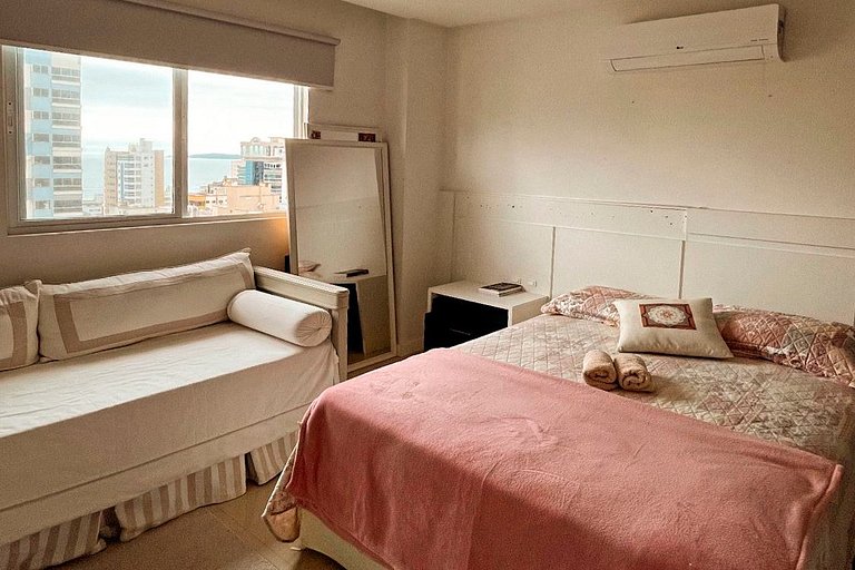 Apartamento Luxuoso 400 m do Mar em Itapema