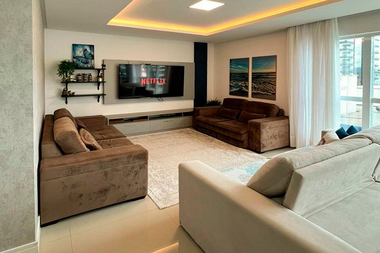 Apartamento Luxuoso 400 m do Mar em Itapema