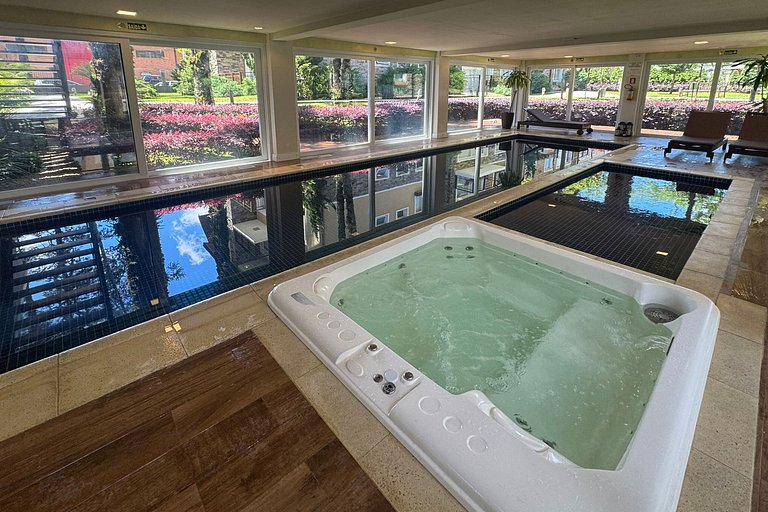 Apartamento com Piscina e Jacuzzi em Gramado