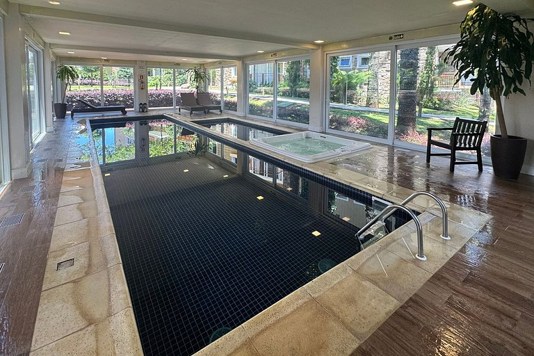 Apartamento com Piscina e Jacuzzi em Gramado