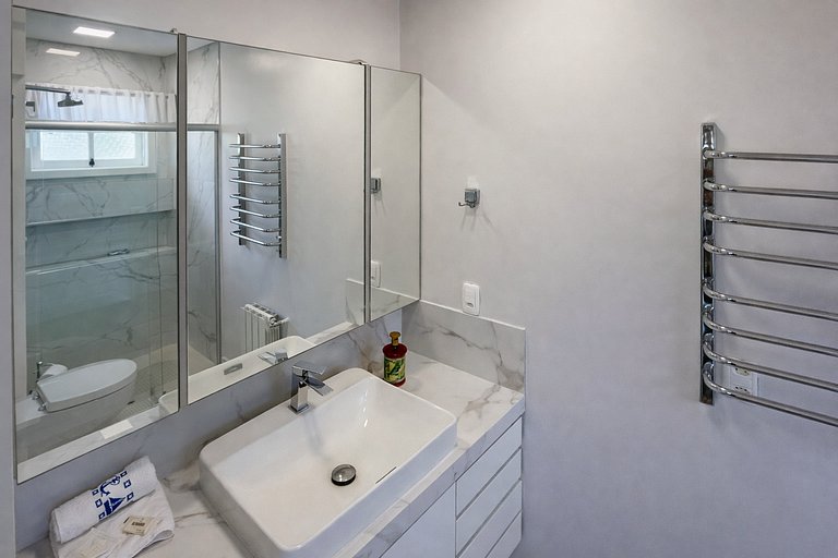 Apto na Rua Coberta com lareira | Faça Tudo a Pé