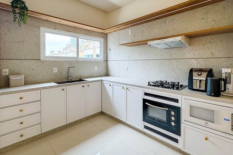 Apartamento 300 Metros do Mar em Itapema