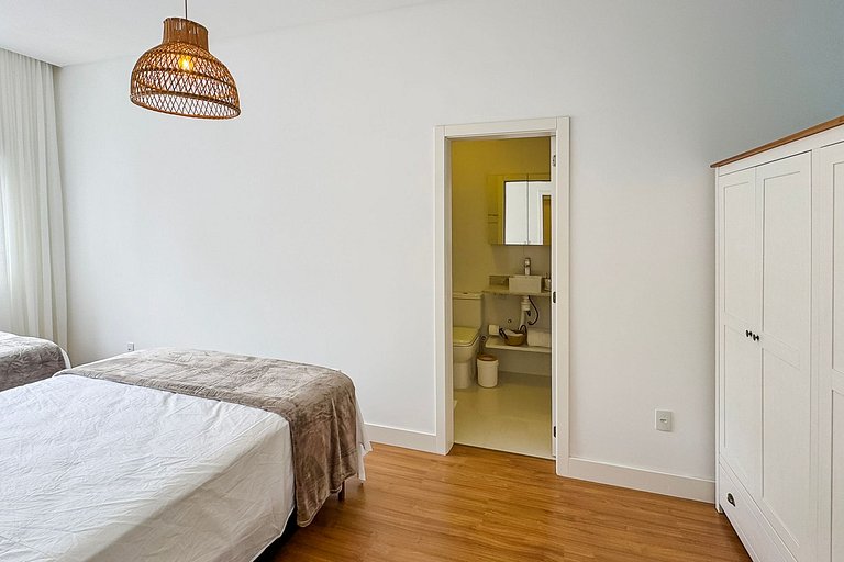 Apartamento 300 Metros do Mar em Itapema