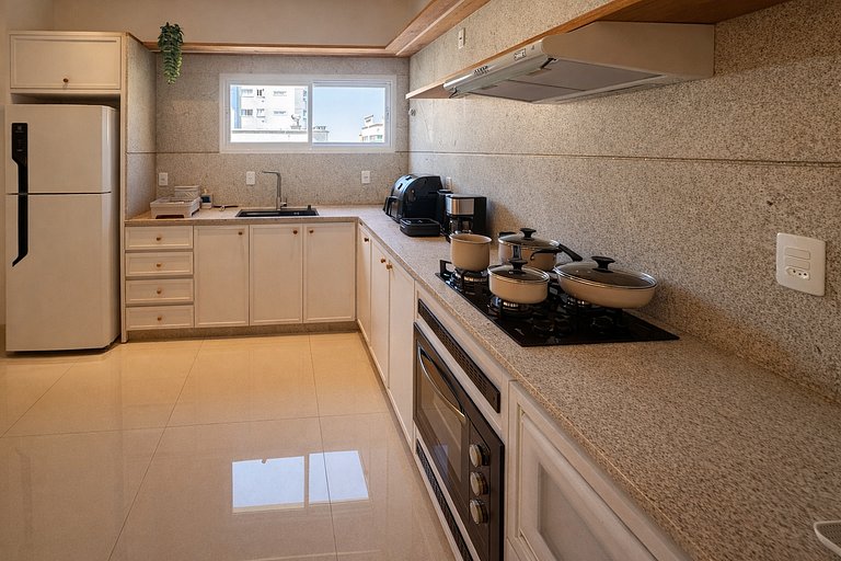 Apartamento 300 Metros do Mar em Itapema
