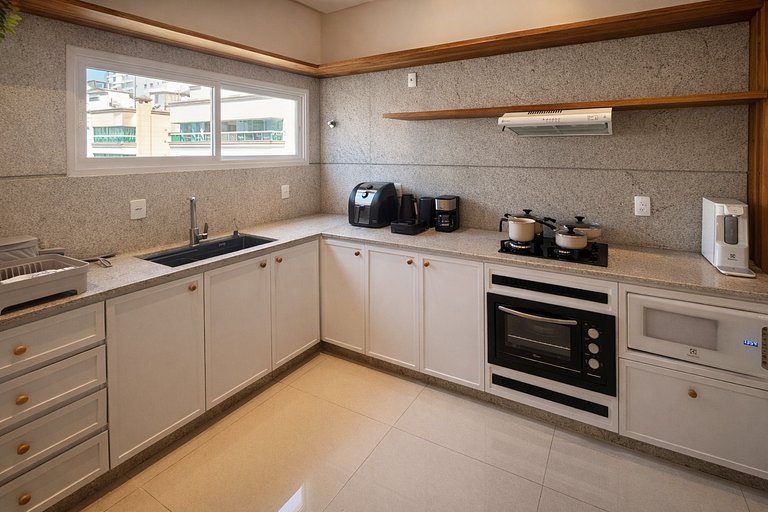 Apartamento 300 Metros do Mar em Itapema