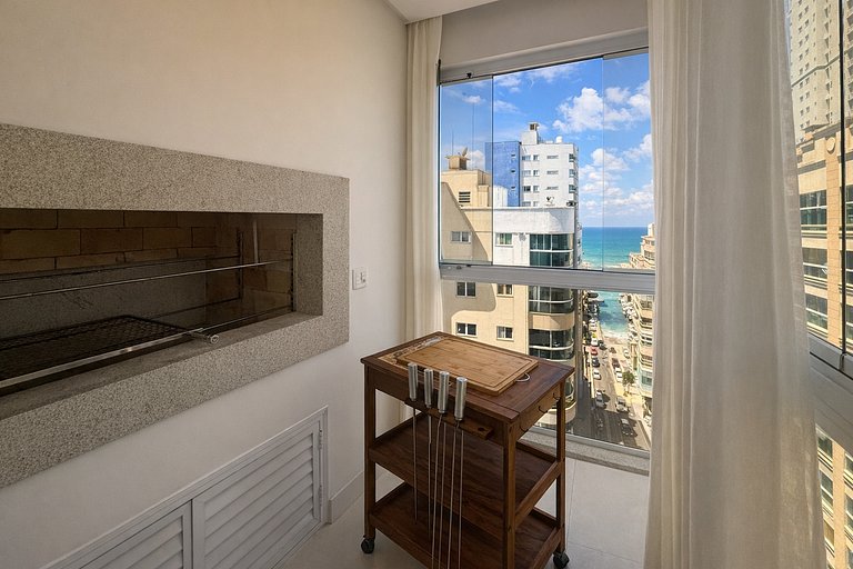 Apartamento 300 Metros do Mar em Itapema