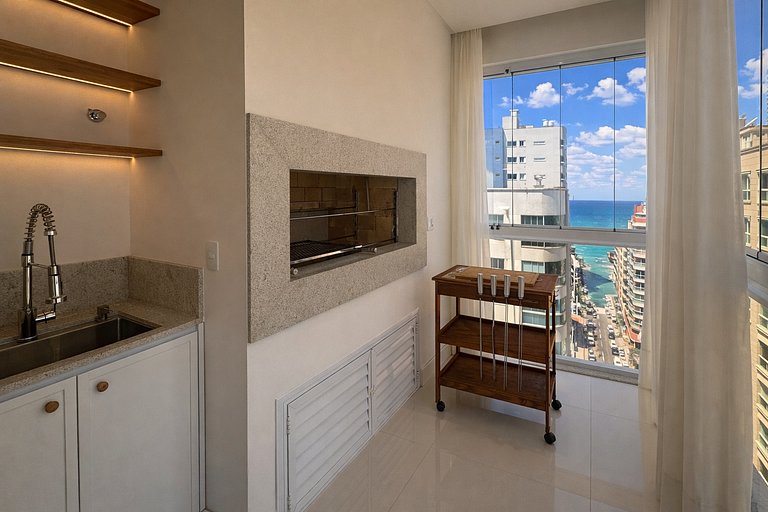 Apartamento 300 Metros do Mar em Itapema
