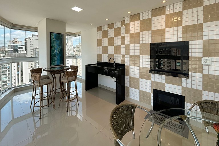 Apartamento Luxuoso 400 m do Mar em Itapema