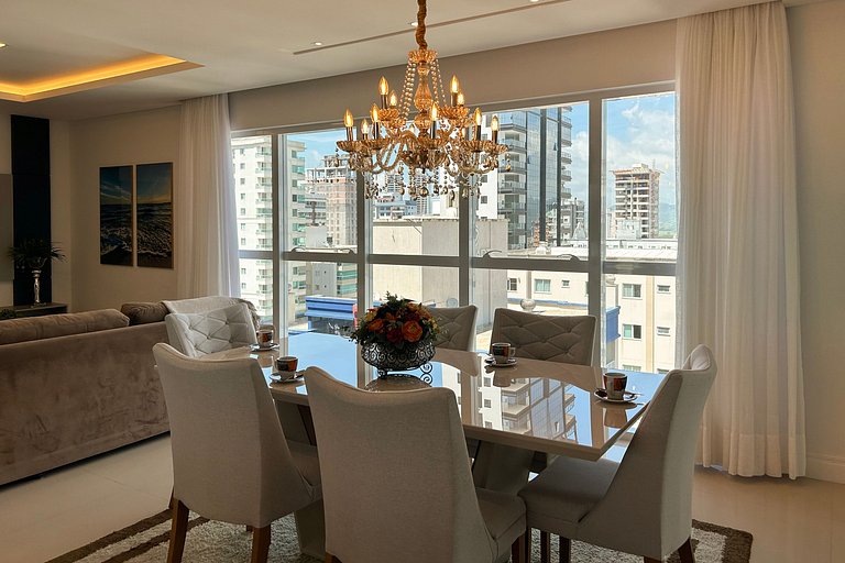 Apartamento Luxuoso 400 m do Mar em Itapema