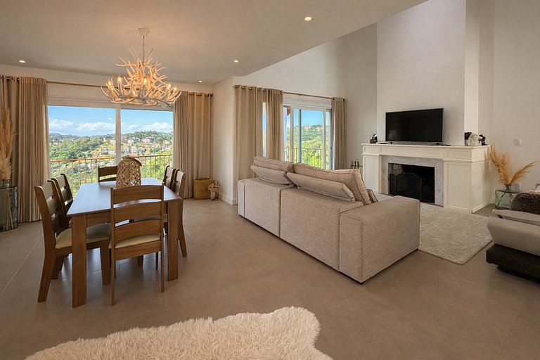 Casa no Vale das Colinas com lareira e conforto