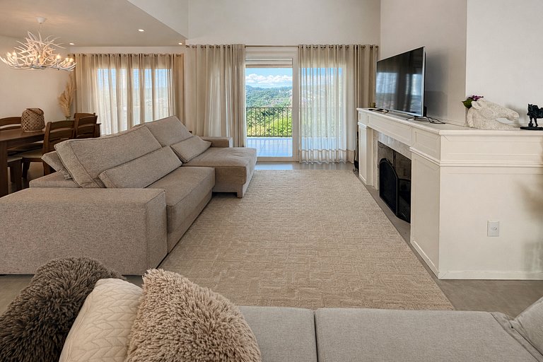Casa no Vale das Colinas com lareira e conforto