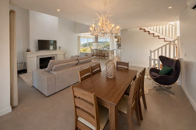 Casa no Vale das Colinas com lareira e conforto