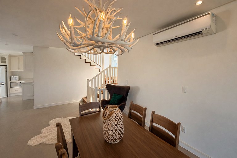 Casa no Vale das Colinas com lareira e conforto