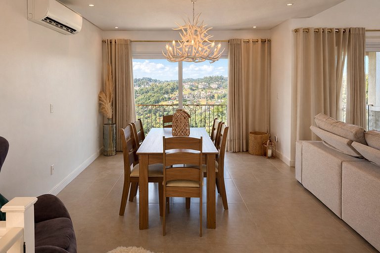 Casa no Vale das Colinas com lareira e conforto