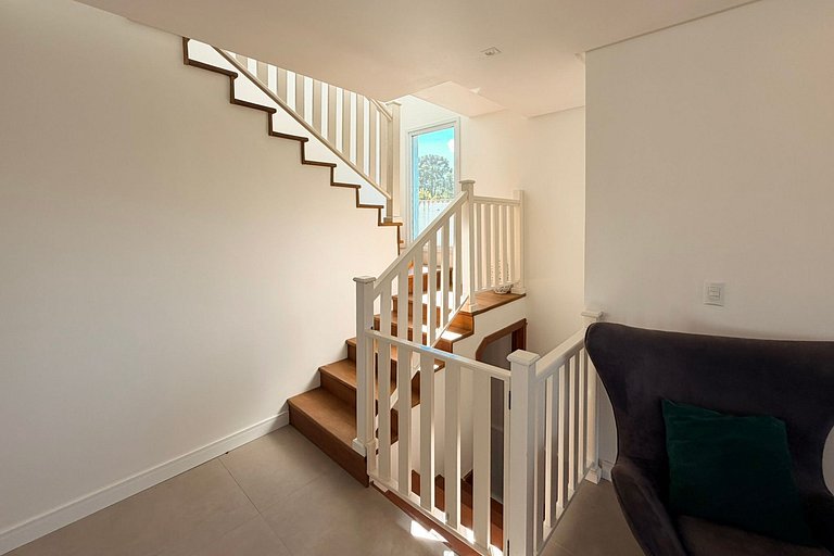 Casa no Vale das Colinas com lareira e conforto