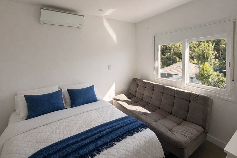 Casa no Vale das Colinas com lareira e conforto