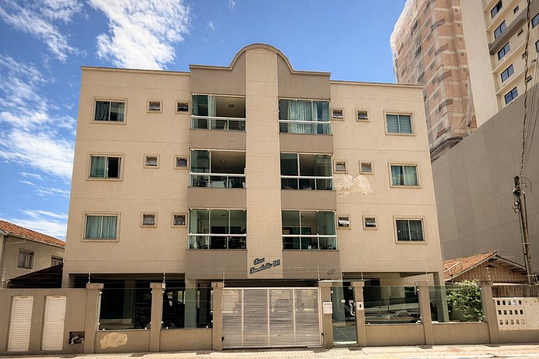 Apartamento em Itapema – 900m da Meia Praia
