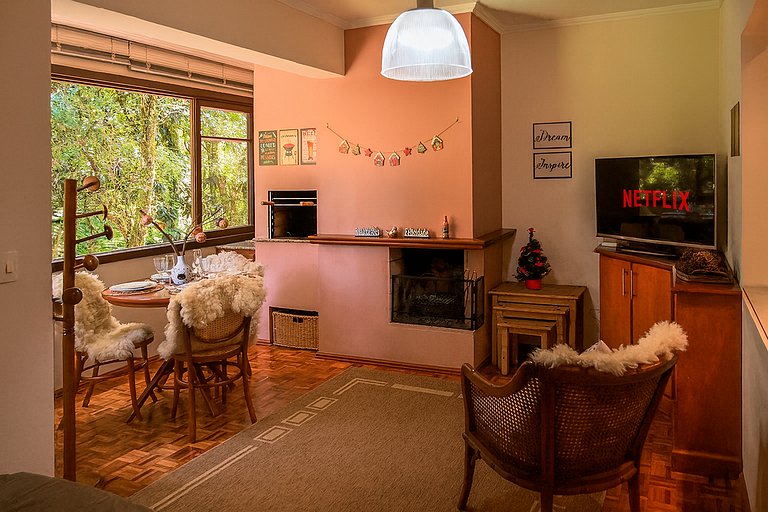 Studio com Lareira e Churrasqueira | Gramado