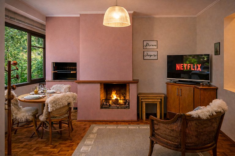 Studio com lareira em Gramado
