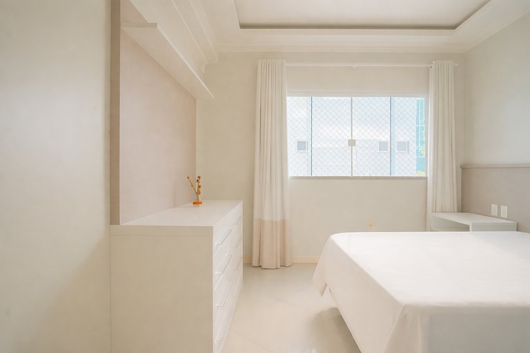 Apartamento com Vista para o Mar em Itapema