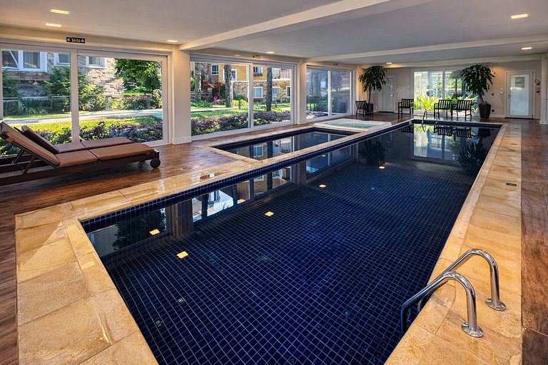 Apartamento com Piscina e Jacuzzi em Gramado