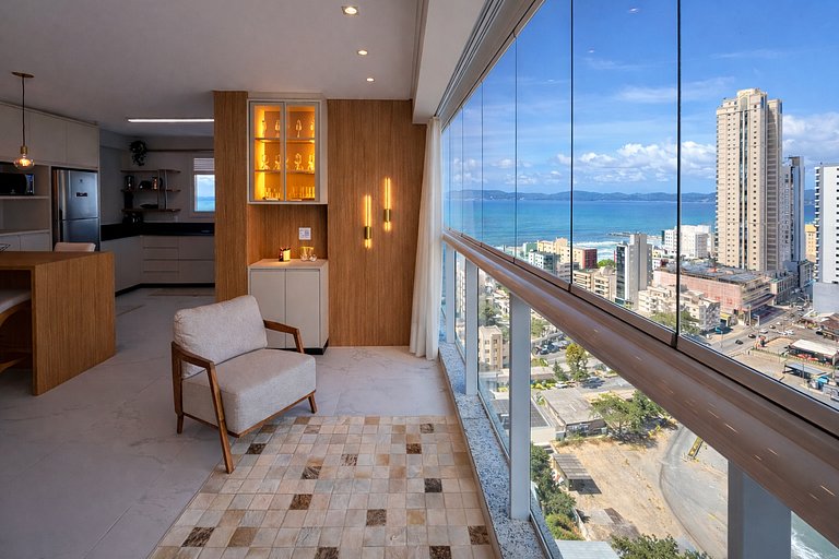 Apartamento 300 Metros do Mar em Itapema