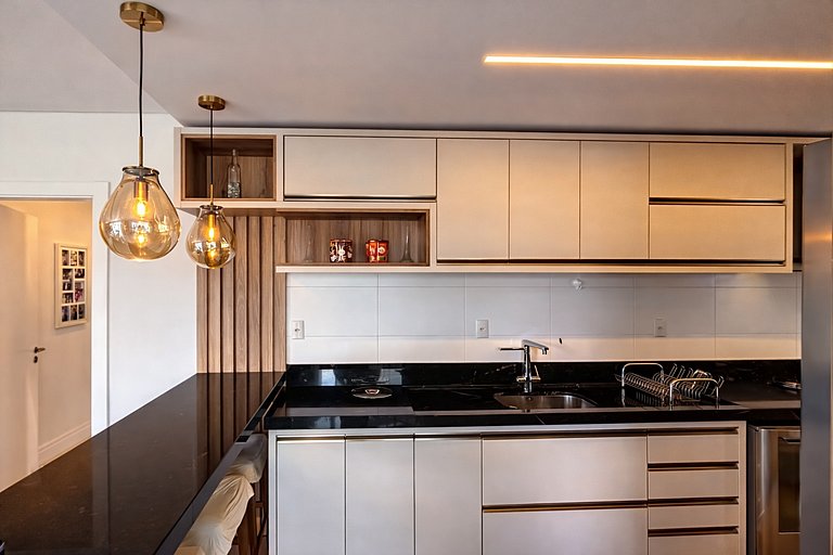 Apartamento Luxuoso 400 m do Mar em Itapema