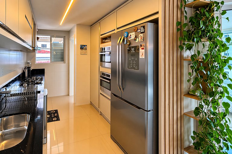 Apartamento Luxuoso 400 m do Mar em Itapema