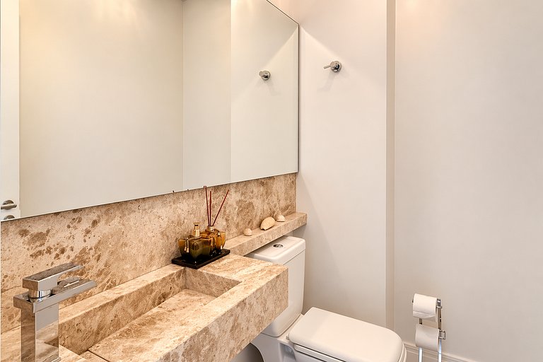 Apartamento Luxuoso 400 m do Mar em Itapema