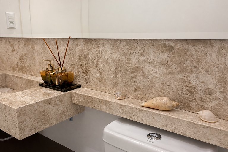 Apartamento Luxuoso 400 m do Mar em Itapema