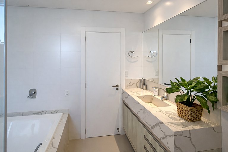 Apartamento Luxuoso 400 m do Mar em Itapema