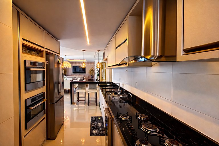 Apartamento Luxuoso 400 m do Mar em Itapema